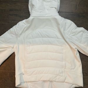 Lululemon, size 10 White jacket. Gr8 4 cold days.